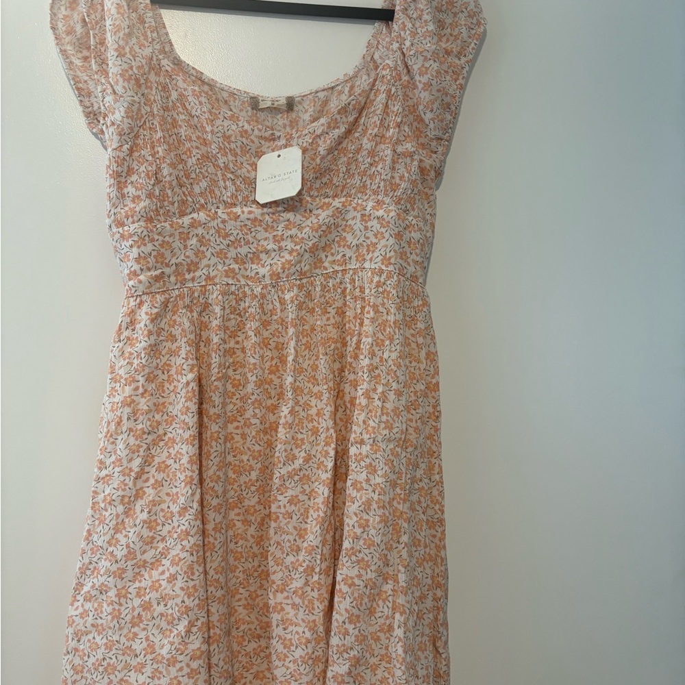 NWT  Print Dress with Puff Sleeves